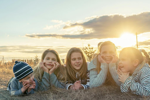 Le soleil, les jeux en extérieur : mon visage est-il vraiment protégé tout au long de la journée de parent ?